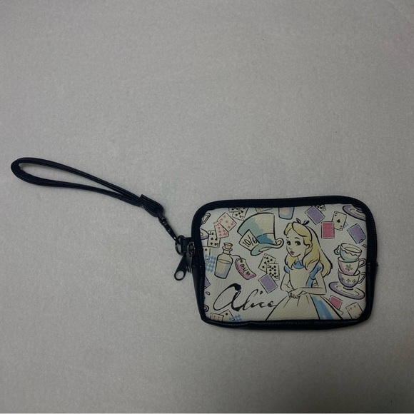 Disney Loungefly Alice In Wonderland Wristlet Purse Coin Tea Cup Mad Hat - Picture 2 of 11